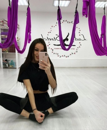 Я создам атмосферу страсти и нежности, окуну тебя в океан блаженства.
🔥 В моих услугах умелые руки, чувственные губы, искусный массаж. Я позволю тебе испытать оргазмическое блаженство и полное расслабление.
🌹 Фото подлинное и отзывы моих довольных клиентов говорят сами за себя. Ты останешься доволен каждой минутой проведенной со мной.
💋 Я проживаю в Москве и готова воплотить в жизнь все твои самые скрытые фантазии. Не откладывай на завтра, звони мне прямо сейчас, ведь наслаждение ждет тебя прямо здесь, в Москве. Арина